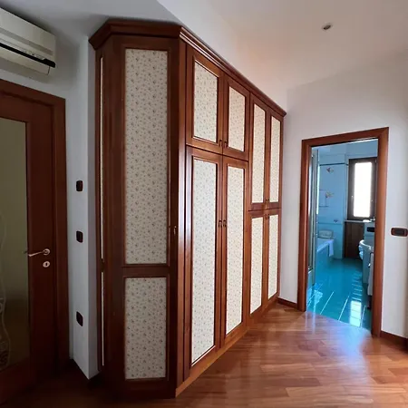 Apartament Revis 84 *
